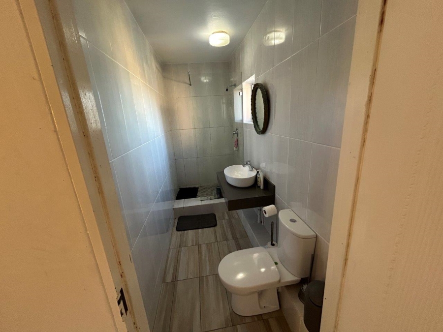 7 Bedroom Property for Sale in Wavecrest Eastern Cape
